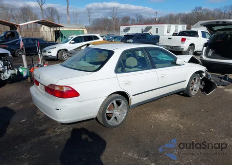 2000 Honda Accord 2.3 Lx z USA, uszkodzony, nr VIN 1HGCG5648YA123584
